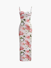 Schmal geschnittenes, langes Kleid mit Blumenmuster und Herzausschnitt
